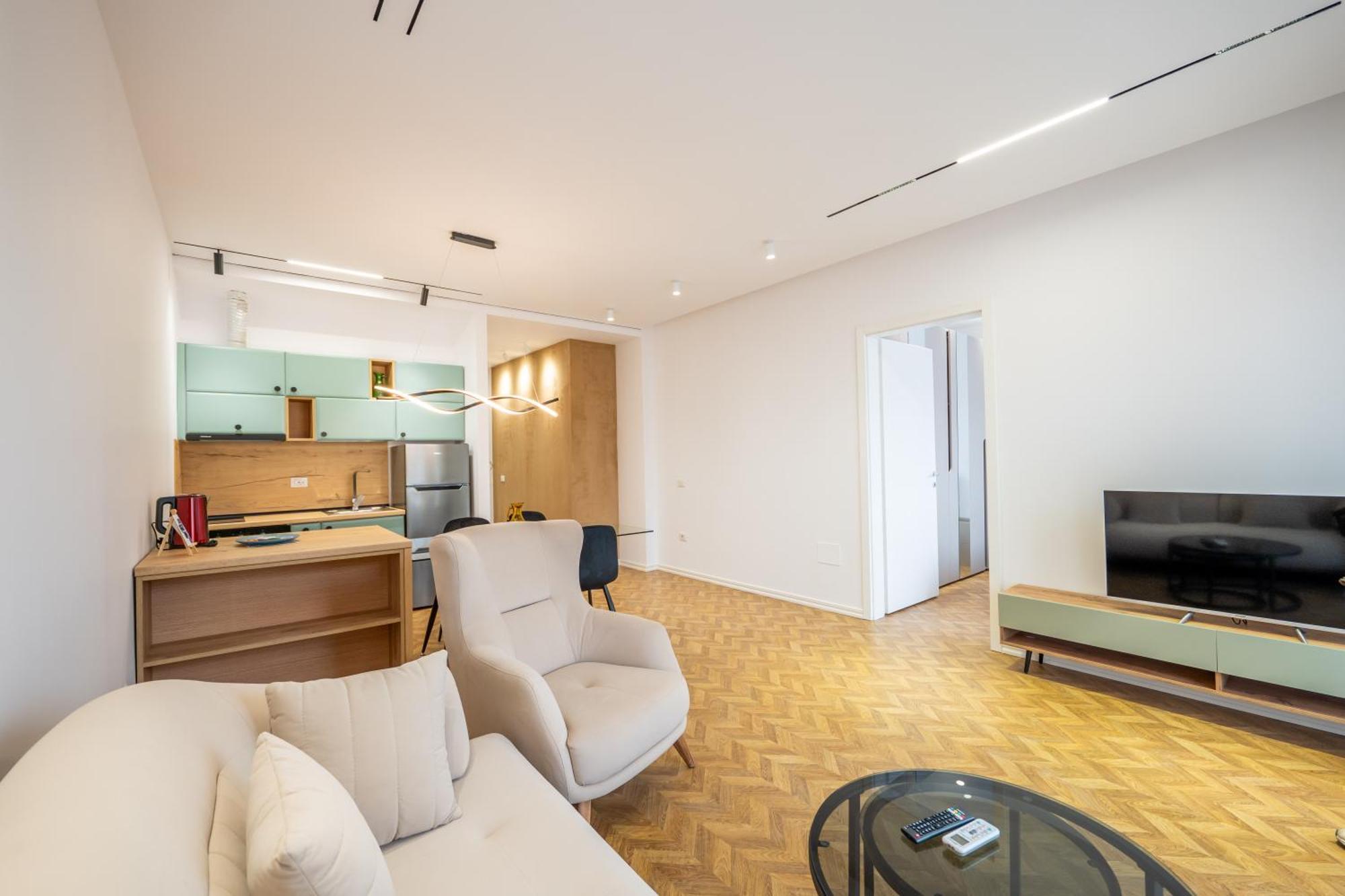 Appartamento Tirent Apartment-modern Bedrooms Near Liqeni I Thate Tirana