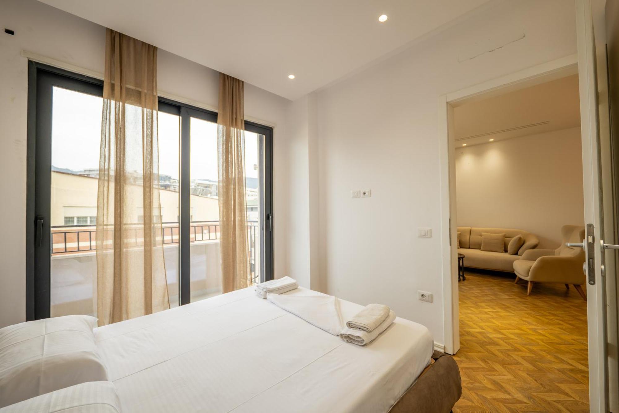 Tirent Apartment-modern Bedrooms Near Liqeni I Thate Appartamento Tirana