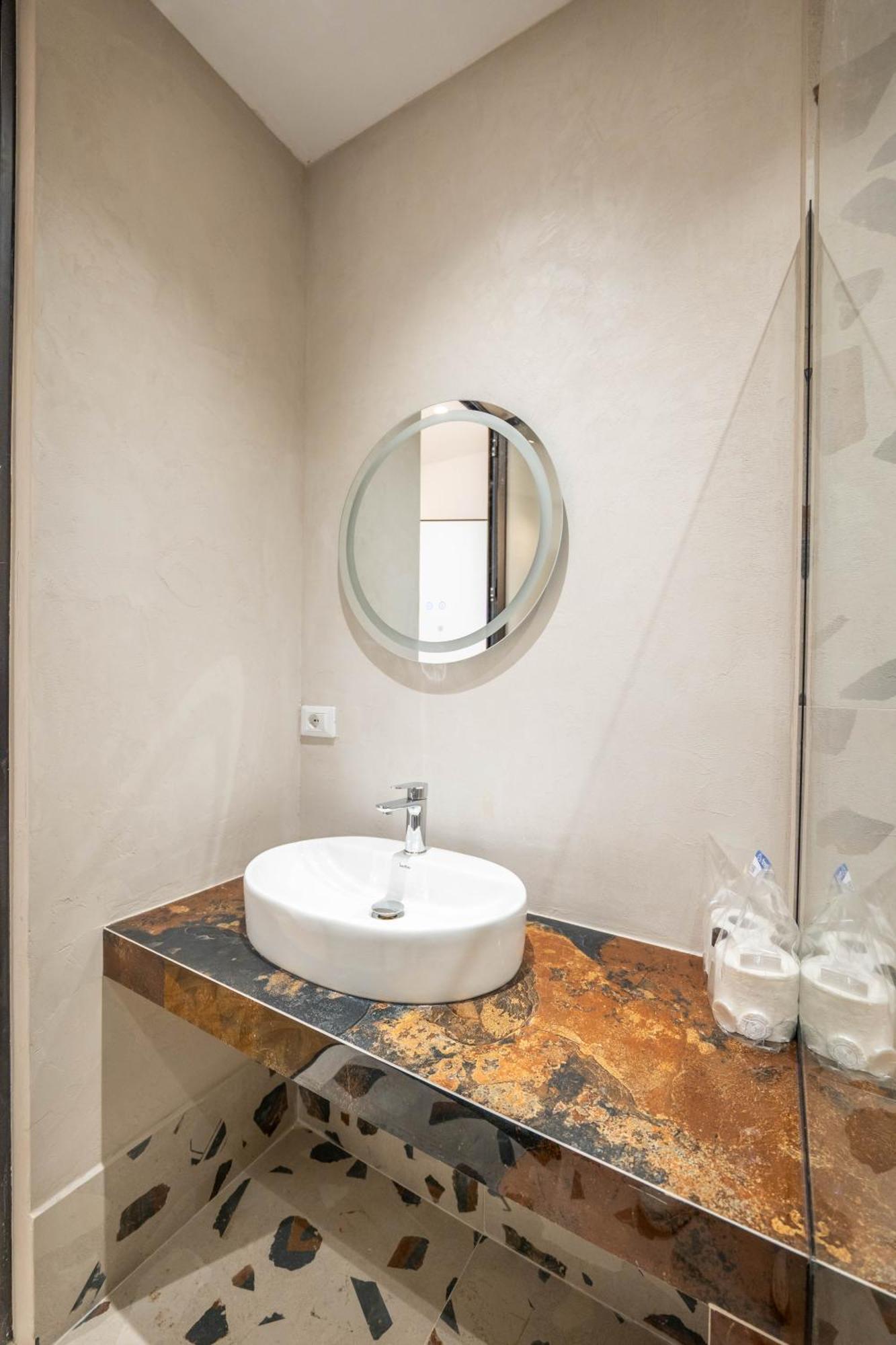 Tirent Apartment-modern Bedrooms Near Liqeni I Thate Appartamento Tirana