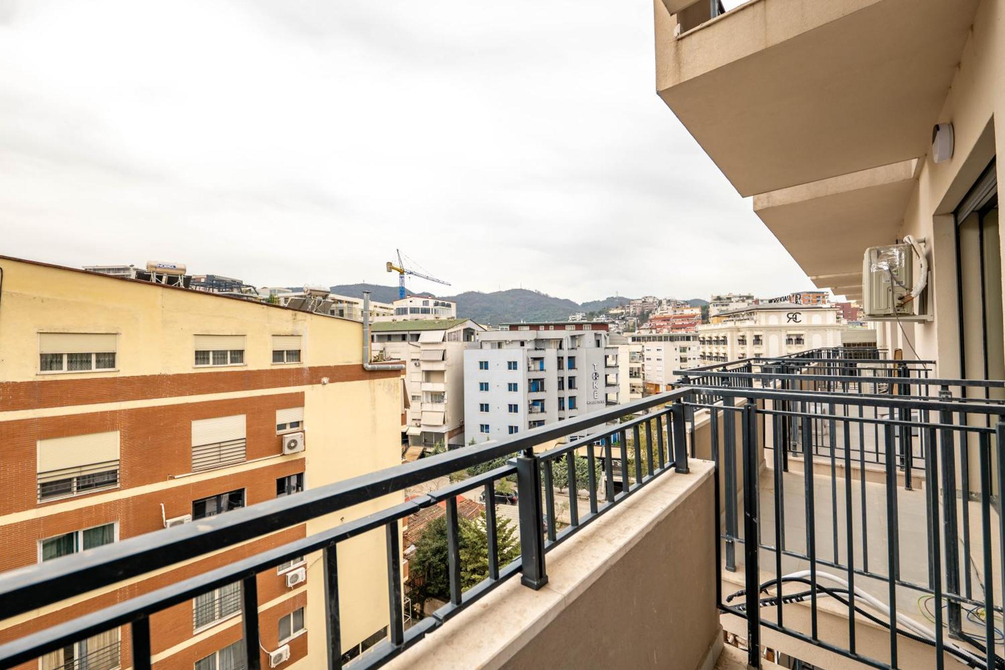 Tirent Apartment-modern Bedrooms Near Liqeni I Thate * Tirana