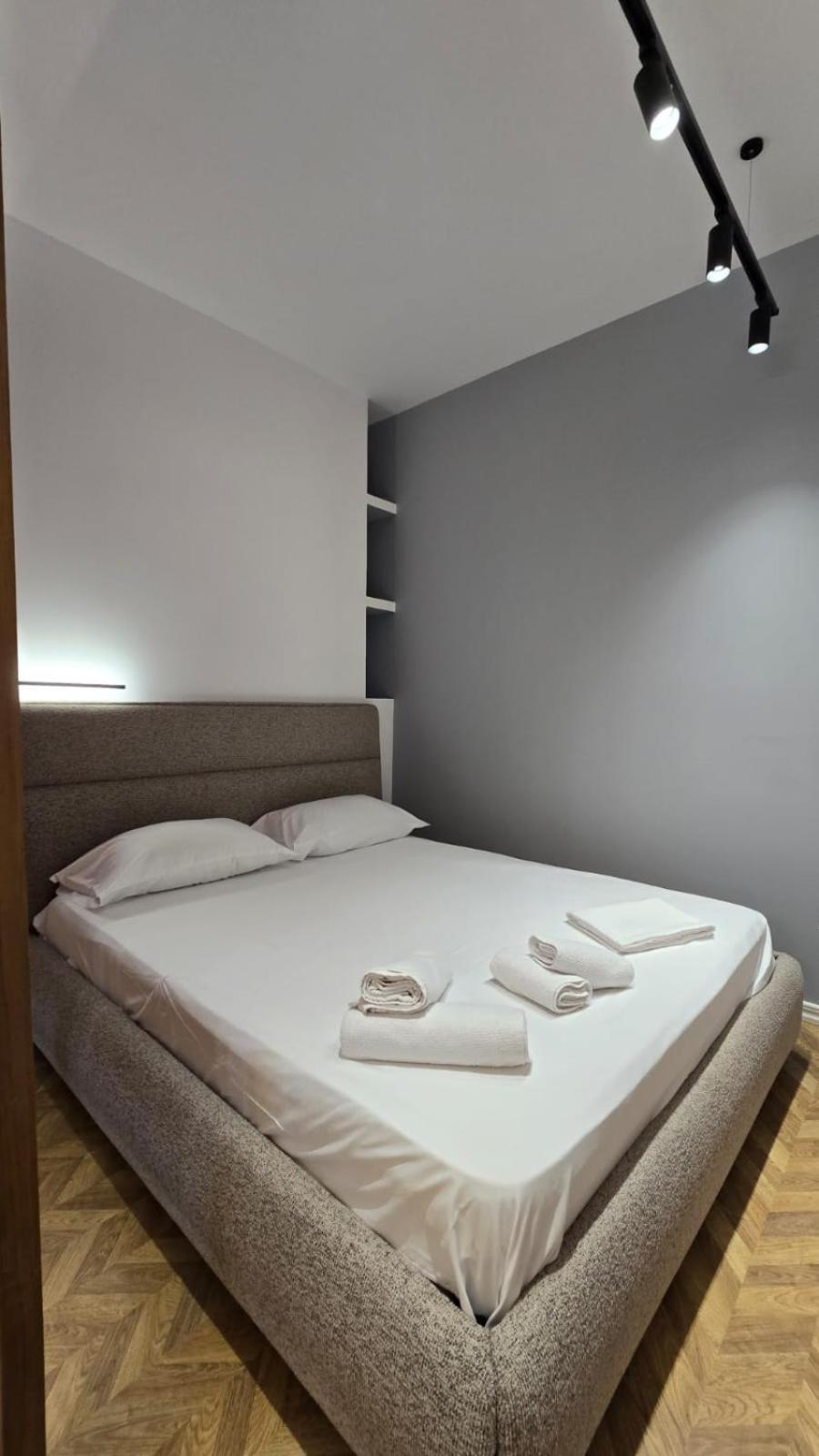 Appartamento Tirent Apartment-modern Bedrooms Near Liqeni I Thate